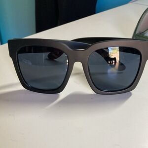 Oversized Fashion Sunglasses in Black & Green Gray Two Pair - Lyzoit